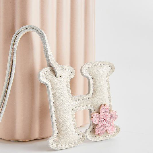 Leather Alphabet Pendant Keychain, Cute and Elegant Car Accessories, Exquisite DIY Gift Pendant