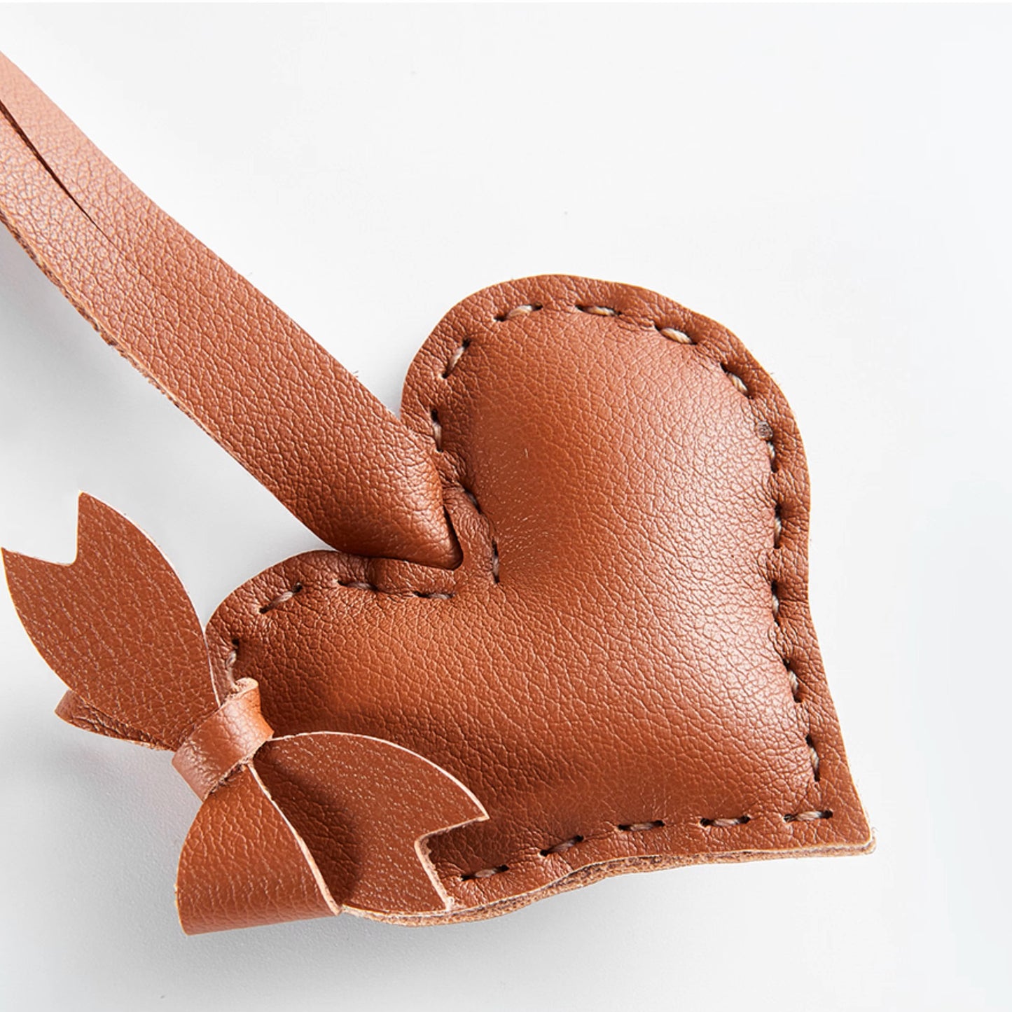 Heart-shaped Pendant Genuine Leather Keychain Bag Backpack Accessory for Women, Exquisite and Elegant Small Decorative Pendant