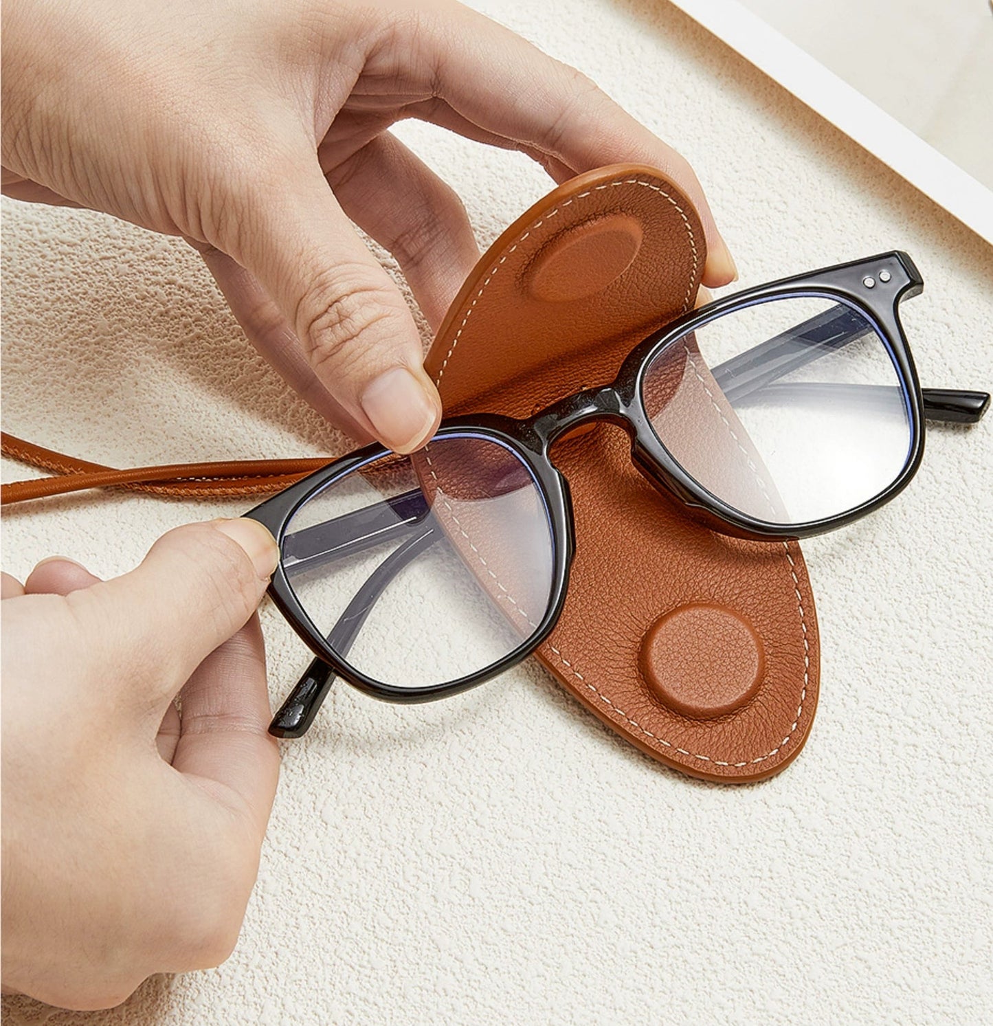 Fashionable Leather Anti-theft Bag Clip and Handmade Glasses Clip Accessories for Stylish Bags