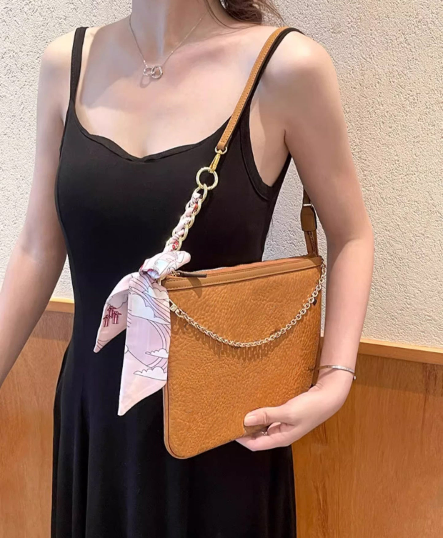 Fashion women's bag silk scarf bow pendant, clutch bag double-sided silk scarf bag charm, crossbody bag luxury accessory