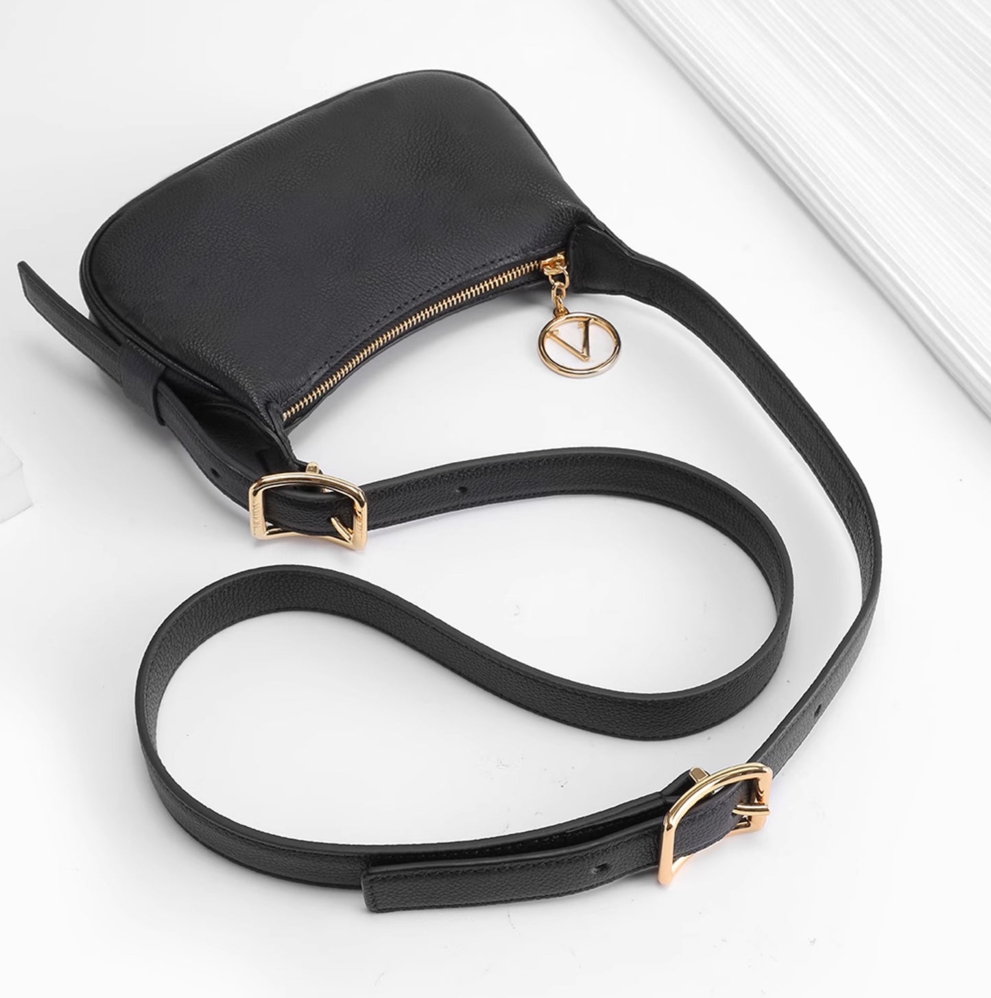 Extended crossbody shoulder strap modification accessory for hobo bags, 2.5 cm wide leather shoulder strap