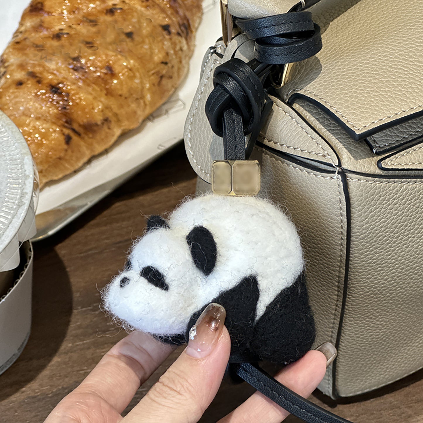Felt material bag charm, animal-shaped car pendant, genuine leather keychain,fashion bag accessories
