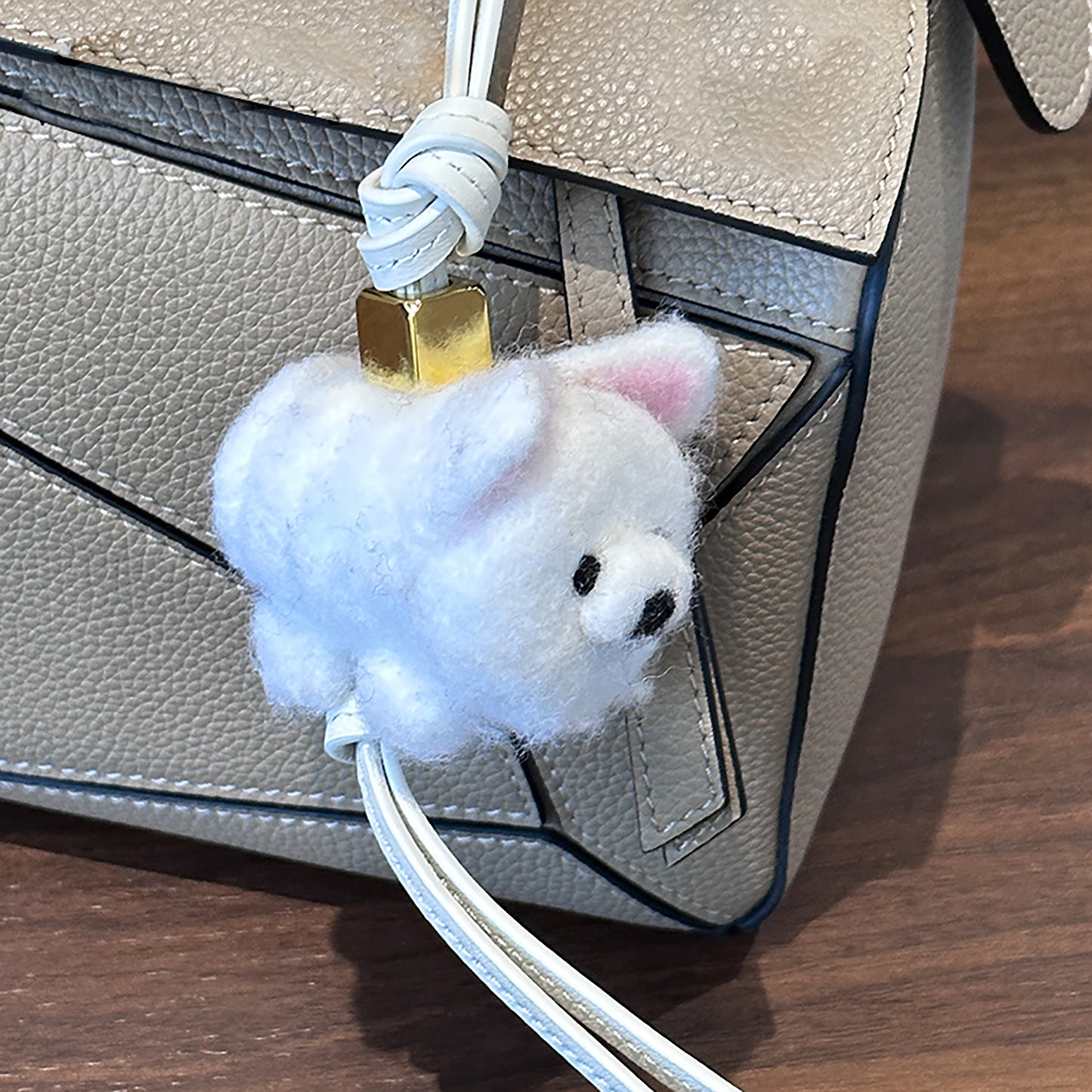 Felt material bag charm, animal-shaped car pendant, genuine leather keychain,fashion bag accessories