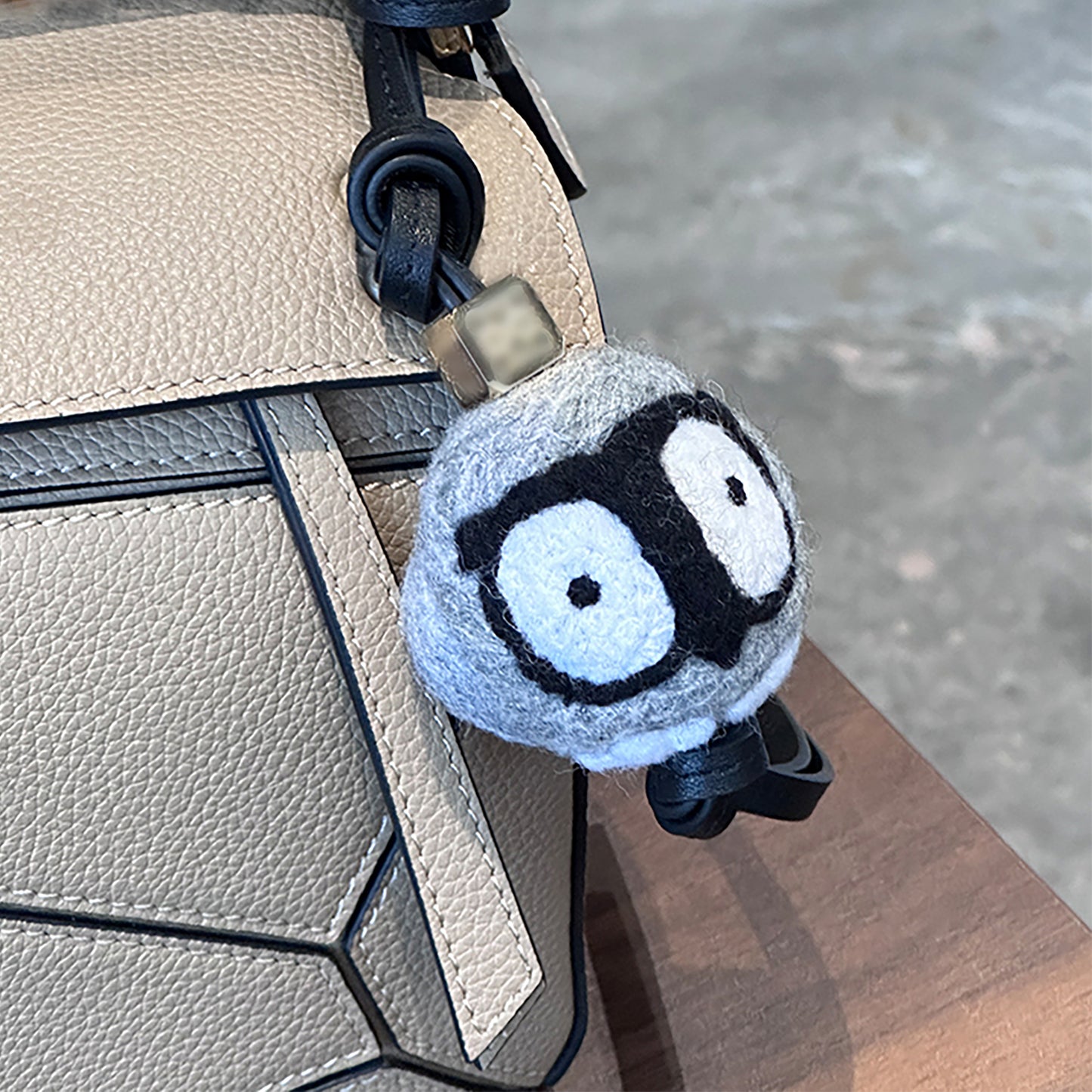 Felt material bag charm, animal-shaped car pendant, genuine leather keychain,fashion bag accessories