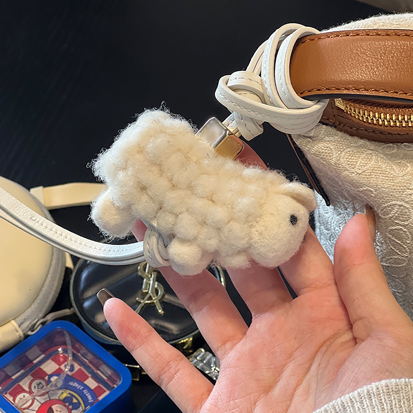 Felt material bag charm, animal-shaped car pendant, genuine leather keychain,fashion bag accessories