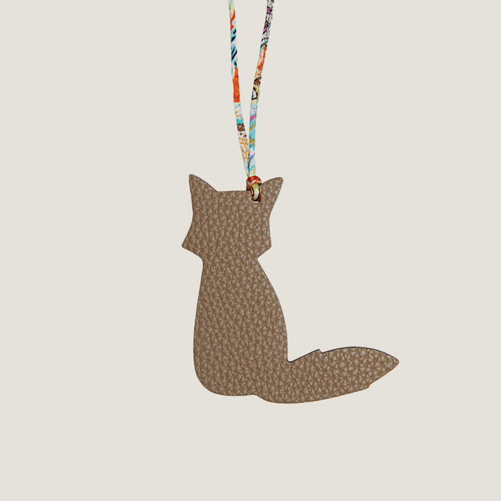 Whimsical Animal Car Charm – Imported Genuine Leather Handcrafted Cute Bag Pendant, Light Luxury Style
