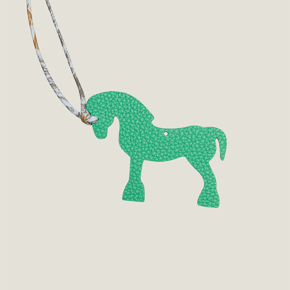 Whimsical Animal Car Charm – Imported Genuine Leather Handcrafted Cute Bag Pendant, Light Luxury Style