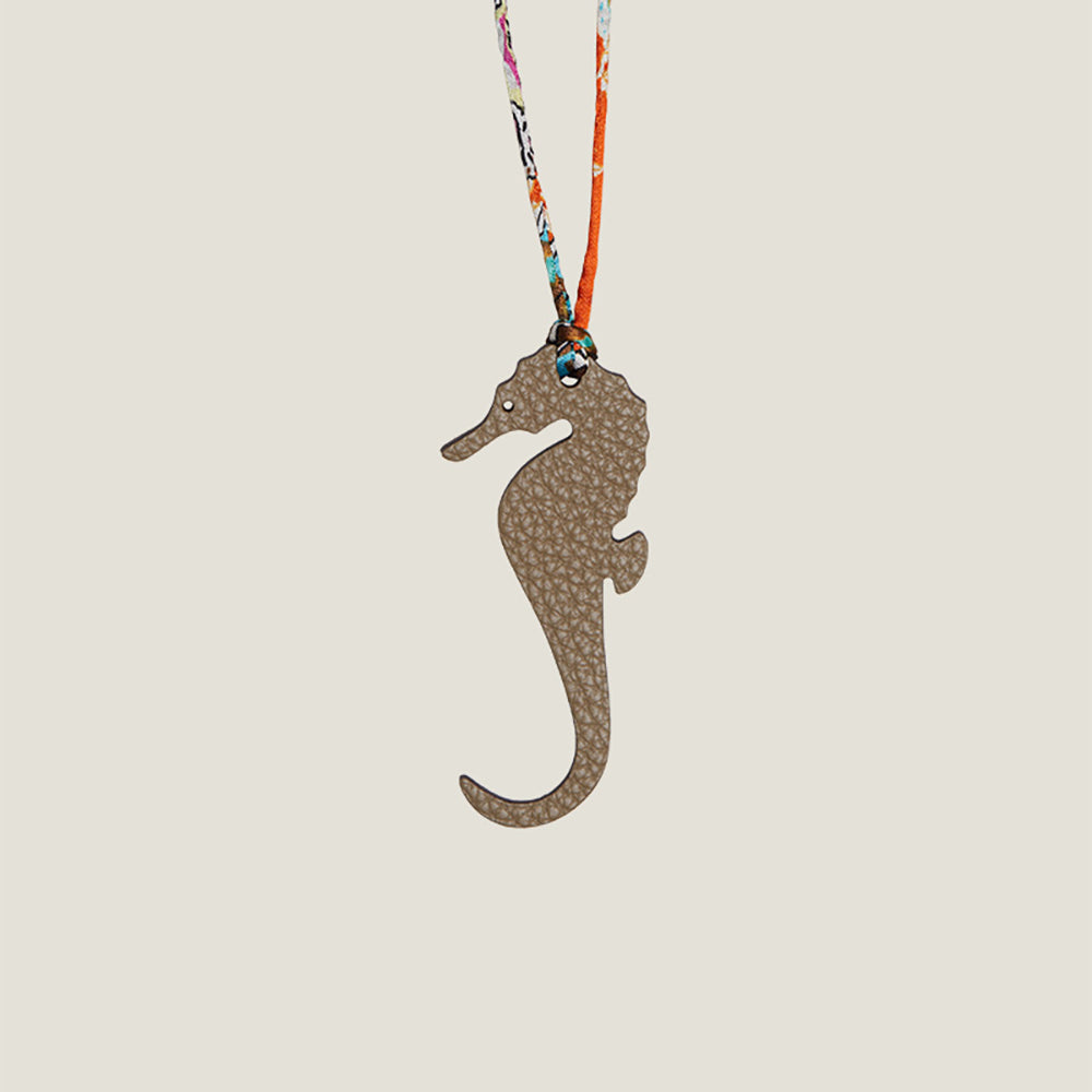 Whimsical Animal Car Charm – Imported Genuine Leather Handcrafted Cute Bag Pendant, Light Luxury Style