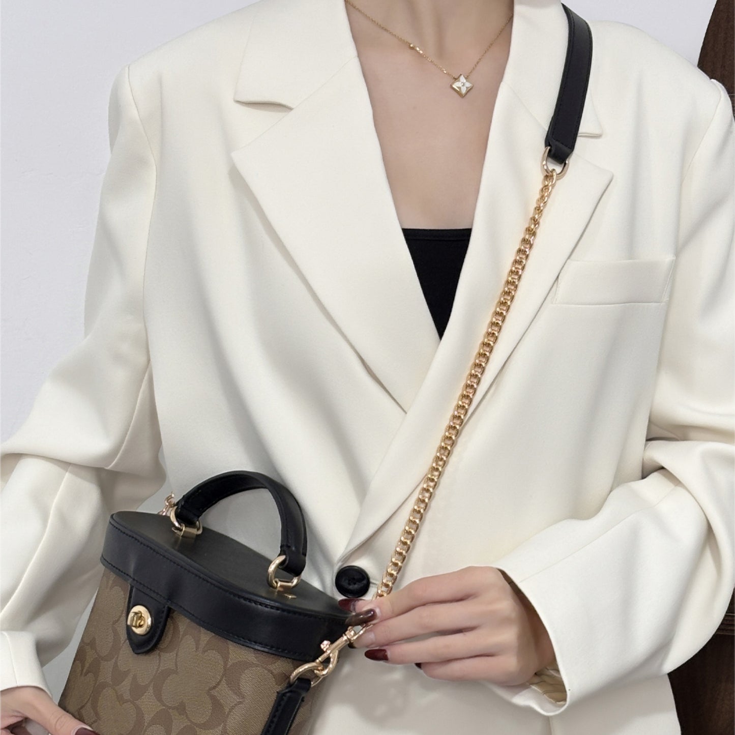 Luxury Kay20 Bag Strap Accessory – Leather Belt with Chain Link Design, Exquisite Craftsmanship, Premium and Stylish Replacement Strap