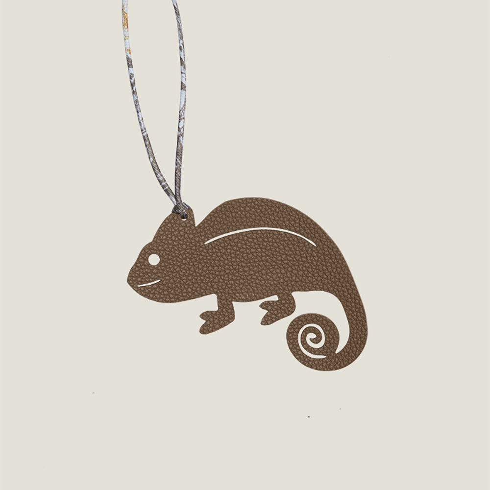 Whimsical Animal Car Charm – Imported Genuine Leather Handcrafted Cute Bag Pendant, Light Luxury Style