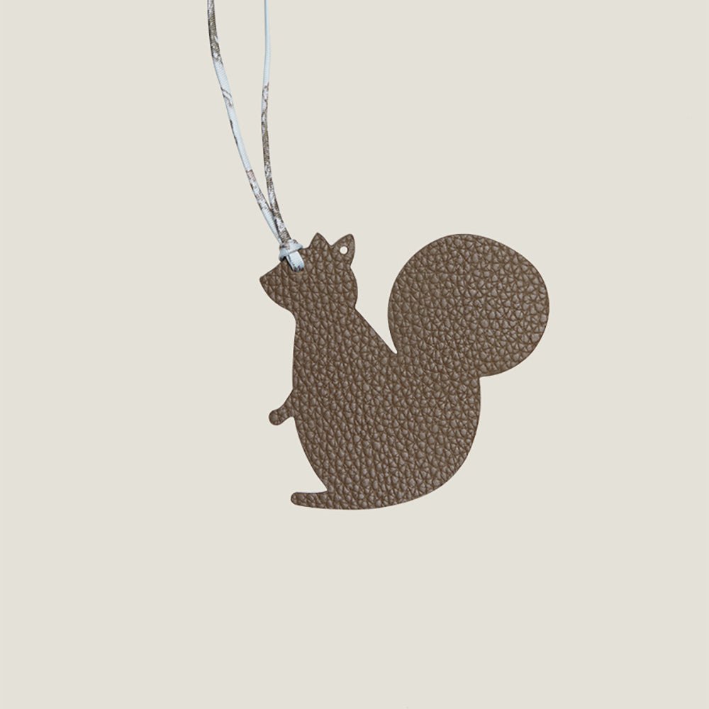 Whimsical Animal Car Charm – Imported Genuine Leather Handcrafted Cute Bag Pendant, Light Luxury Style