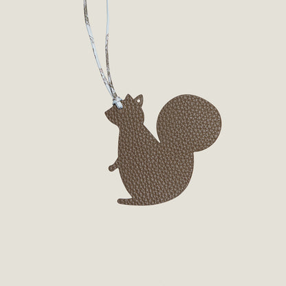 Whimsical Animal Car Charm – Imported Genuine Leather Handcrafted Cute Bag Pendant, Light Luxury Style
